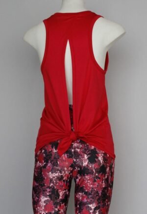 C34. Playera Olímpica Roja con Nudo en Espalda. (Mas Colores)