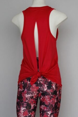 C34. Playera Olímpica Roja con Nudo en Espalda. (Mas Colores)