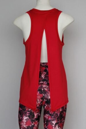 C34. Playera Olímpica Roja con Nudo en Espalda. (Mas Colores)