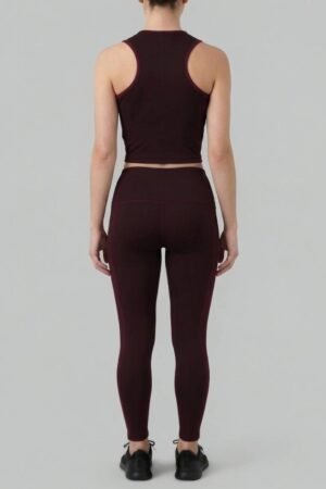 conjunto burgundy top largo y malla costuras laterales vino